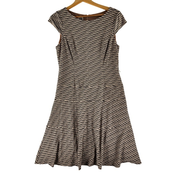 Anne Klein Dresses & Skirts - Anne Klein Fit and Flare Dress Women 12 Tan Black Zebra Textured Seersucker